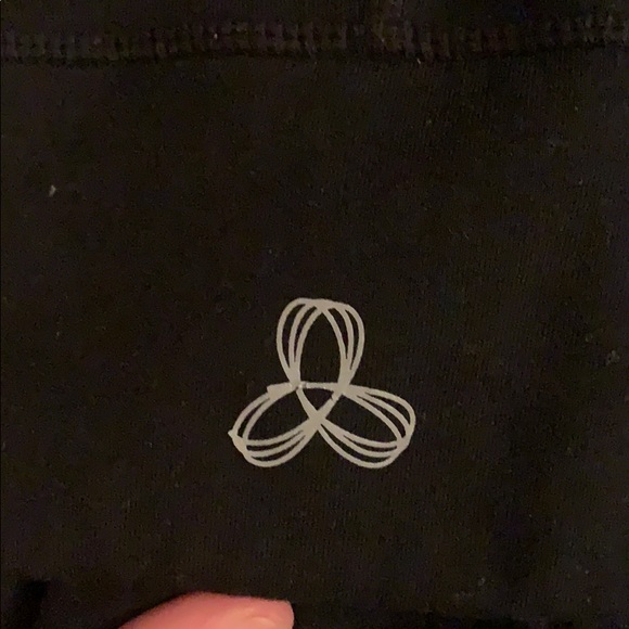 TNA Leggings - Picture 3 of 3